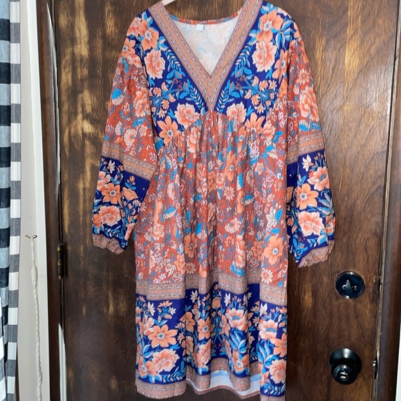 Dresses & Skirts - Floral multicolored dress